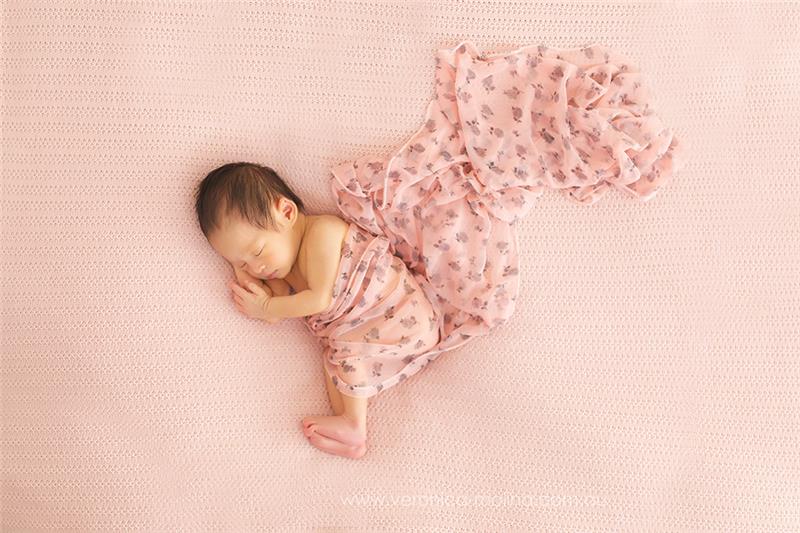 Newborn baby photographer Brisbane - Photo 2