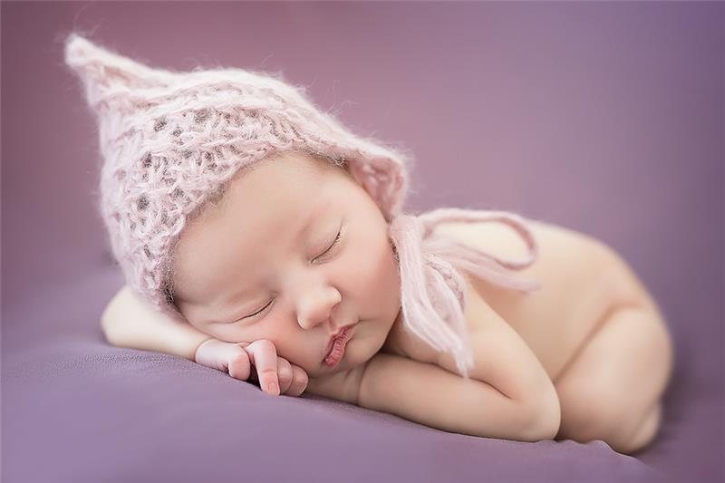 Newborn Baby Photographer Brisbane {Miss V ~ 8 days old}