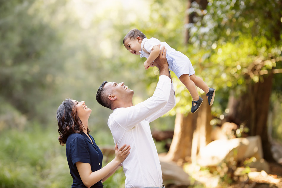 What is the best time to do a family photography session?