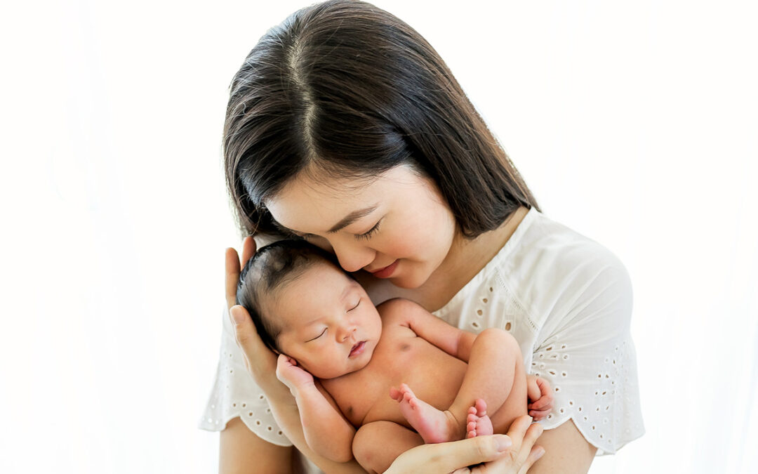 When to Book Newborn Photos (and What to Expect) — Brisbane Parents’ Guide
